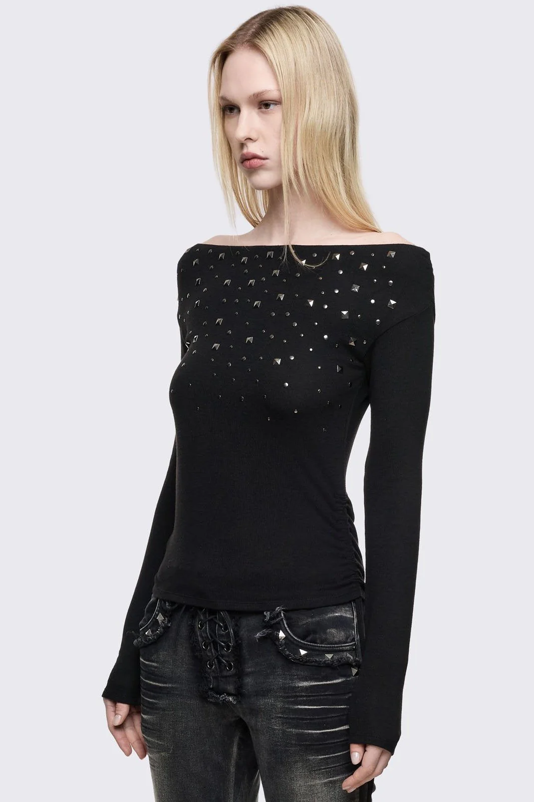 Maria Black Off-Shoulder Top - Image 4