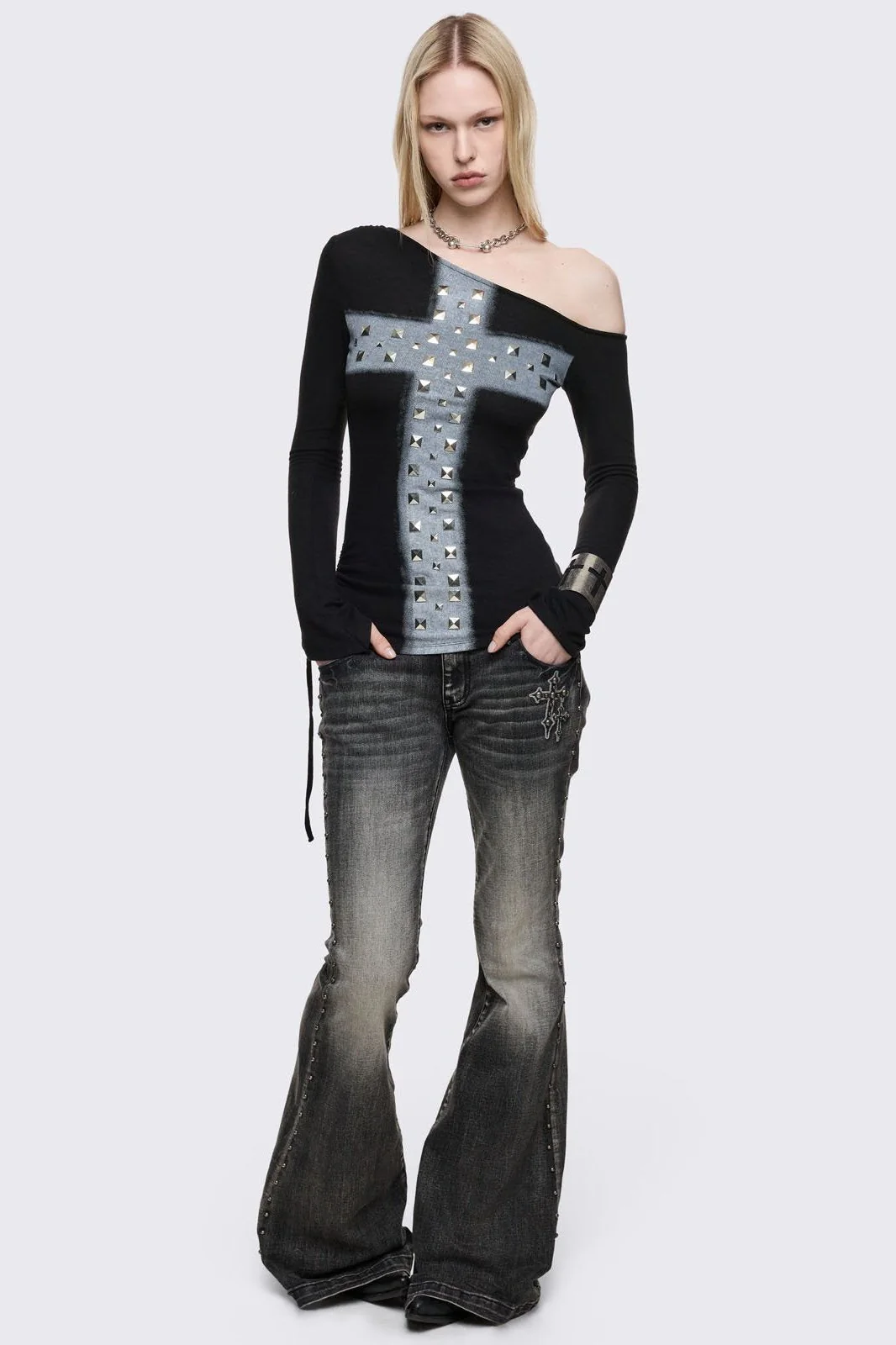 Samantha Black Off-Shoulder Top - Image 5